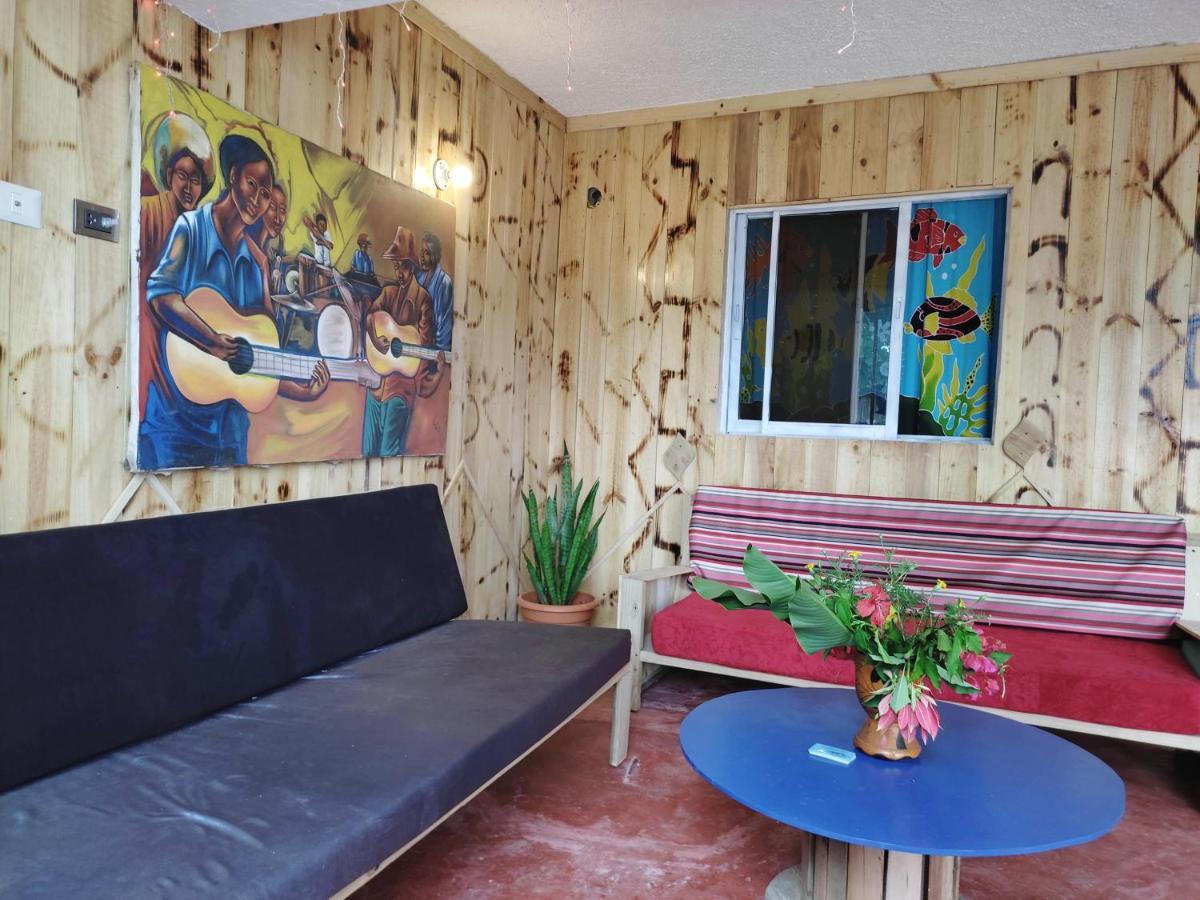 Hostel La Ballena Backpacker Las Galeras Εξωτερικό φωτογραφία