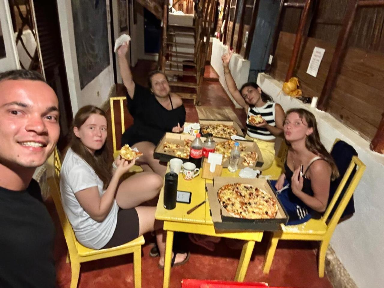 Hostel La Ballena Backpacker Las Galeras Εξωτερικό φωτογραφία
